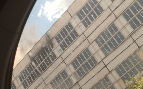 Горит "Автоприбор" (фото, видео)