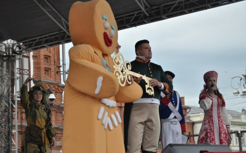 Владимирцы участвуют в межрегиональном фестивале «День пряника» (фото)