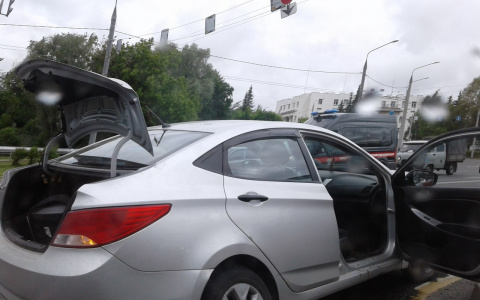 Лыбедская магистраль стоит в пробке