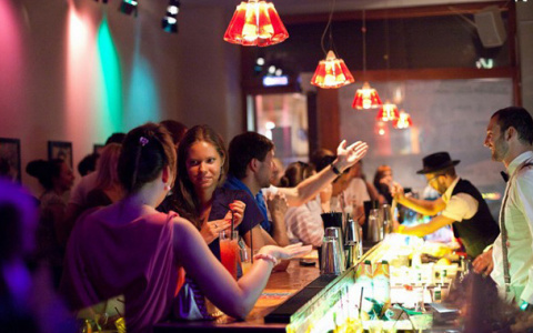 Известный режиссер был замечен во владимирском баре (фото)