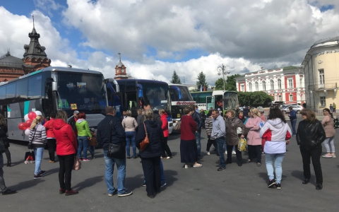Началась первая смена в загордных лагерях "Икар" и "Дружба"