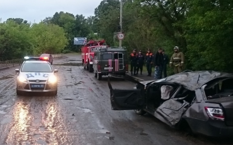 Ночью в Струнино в ДТП погибли два человека (фото)