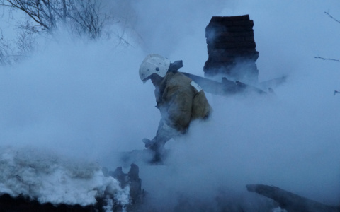 Ночью во Владимире полыхал жилой дом