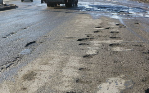 На ремонт областных дорог выделено 396 миллионов рублей