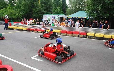 Почувствуйте себя гонщиком "Формулы-1"