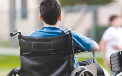 Родителей детей с инвалидностью могут избавить от налога на транспорт