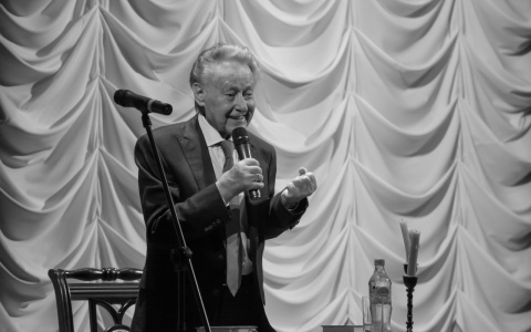 Ушел из жизни поэт Андрей Дементьев