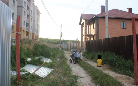 Жительница Юрьевца не может попасть домой из-за стройки