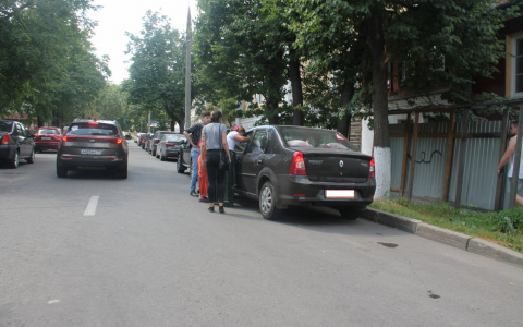 Горожанка подверглась нападению цыган в шаге от Золотых Ворот