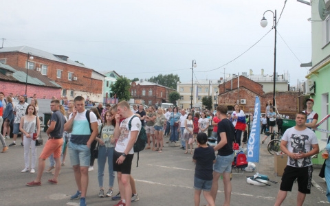 Как владимирцы болеют за сборную России на Георгиевской (фоторепортаж)