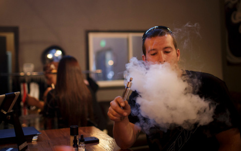 В России электронные сигареты будут регулировать антитабачным законом