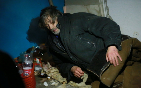 Бомжи держат в страхе жителей улицы Луначарского