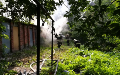 Утром на улице Полины Осипенко случился пожар