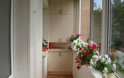 Превращаем обычный балкон в стильную спальню или рабочий кабинет