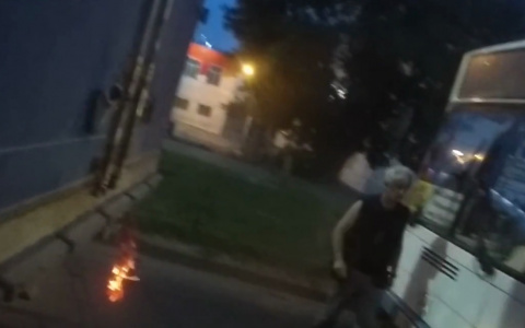 У ДММ автобус «догнал» фуру