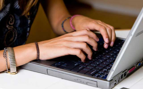 12-летняя девочка подверглась порно-спаму в соцсетях