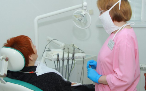 Жительница Владимира получит крупную сумму за неудачное протезирование зуба