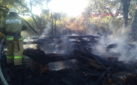 В Энергетике сгорел дачный дом