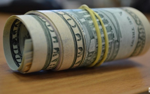 Доллар превысил 68 рублей впервые с апреля 2016 года