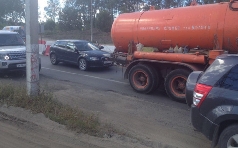 Авария на Пекинке собрала новую пробку