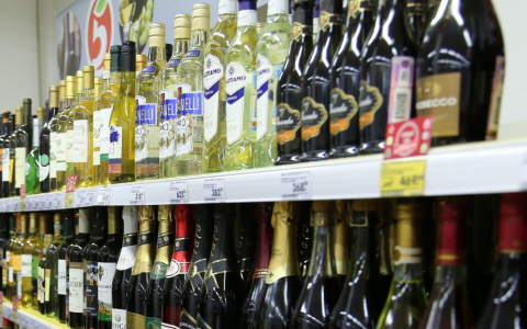 На бутылках с алкогольными напитками появятся "страшные" картинки