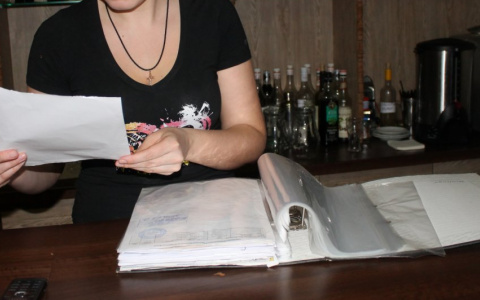 В Гороховецком кафе сотрудники хранили личные вещи в туалете