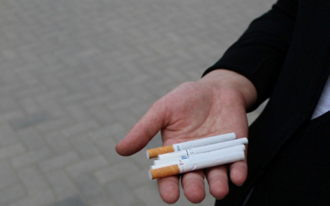 В Кольчугинских магазинах торговали сигаретами под носом у детей