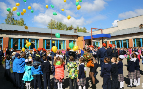 Половины российских родителей испытывают финансовые трудности из-за 1 сентября