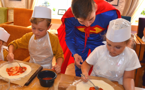 Каждый владимирский школьник получит подарок из пиццерии на 1 сентября!