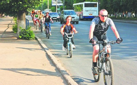 Владимирцев просят пересесть из авто на велосипеды