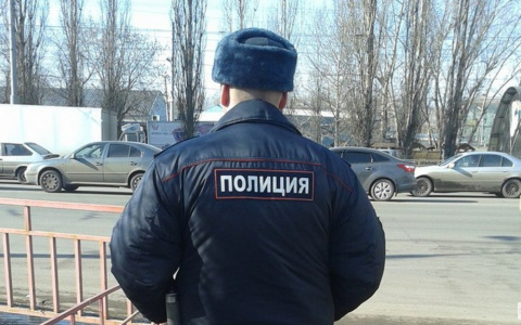 Житель Владимира отпинал полицейского под отборную матерную брань