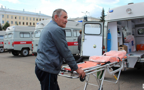 Больницы и школы Владимирской области получат новые автомобили