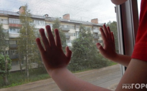 В Коврове из окна выпала двухлетняя девочка