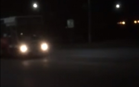 Владимирский автобус проигнорировал горожан, ждущих его на остановке (видео)