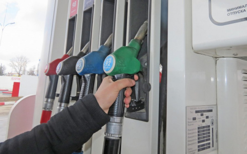 В России могут ввести оборотные штрафы за недолив топлива‍