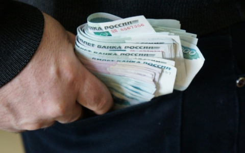 Сотрудник колонии брал взятки домашней утварью и оплатой сотовой связи