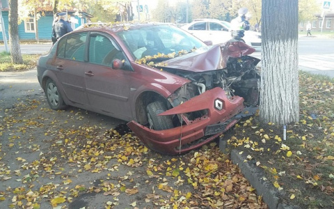 В Коврове на перекрёстке столкнулись две машины: четверо пострадавших