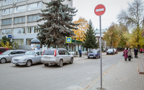 На площади Ленина установили «Кирпич»
