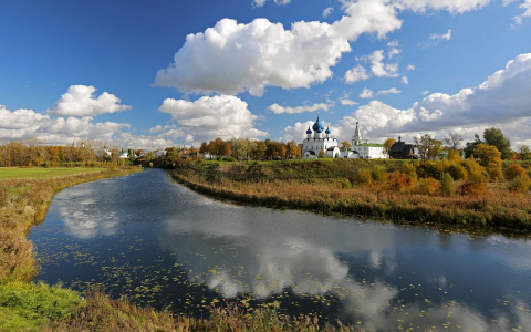 Дорогие гостиницы не останавливают турпоток в Суздаль