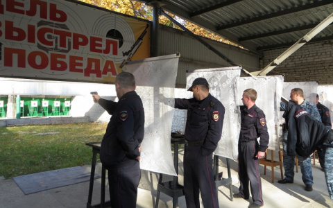 В Муроме полицейские посоревновались в стрельбе