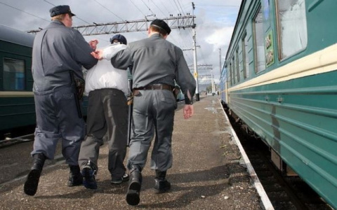 Троих пьяных дебоширов сняли с поезда в Муроме