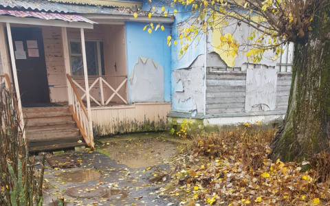 Молодая мама в шоке от состояния филиала детской поликлиники в Энергетике