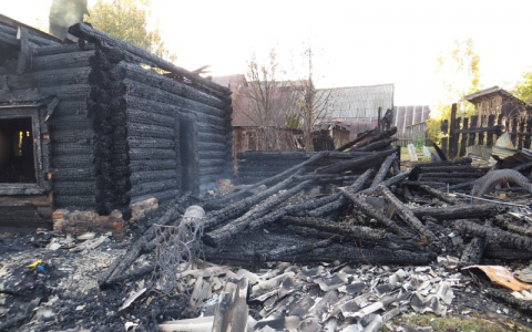 В Юрьев-Польском охранник хотел впечатлить работодателей, но спалил дом