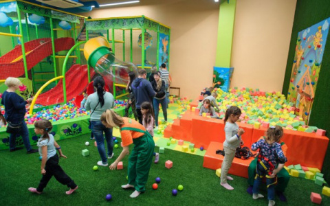 Во Владимирской области девочка сломала ногу в детском лабиринте