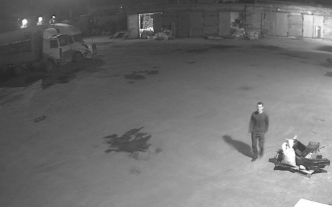 Камешковец обокрал склад и использовал награбленное в хозяйстве