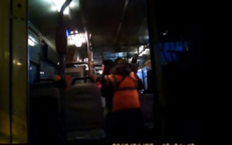 Владимирцы сообщают о жестоком избиении в троллейбусе