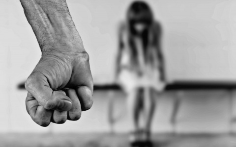 Владимирцу грозит срок за выложенные откровенные фото несовершеннолетней