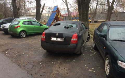 Владимирец жестко отомстил автомобилю, занявшему его место на парковке