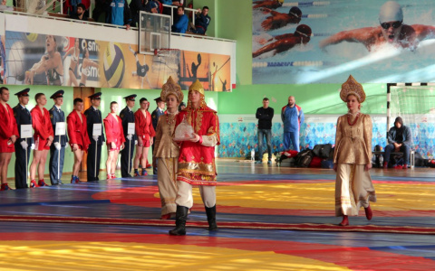 Дома и стены помогают: владимирские самбисты доминировали на кубке по самбо