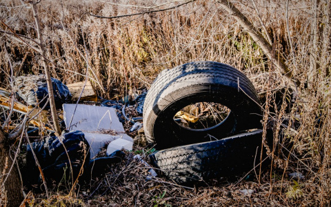 Битва с покрышками: во Владимире за месяц вывезли 5 тысяч штук